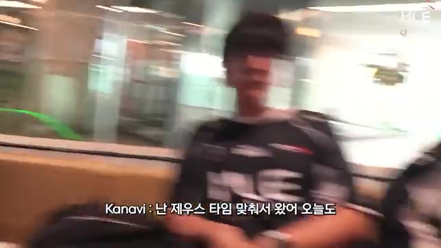 영상 도입부 — "난 제우스타임 맞춰왔어. 오늘도 아니"
